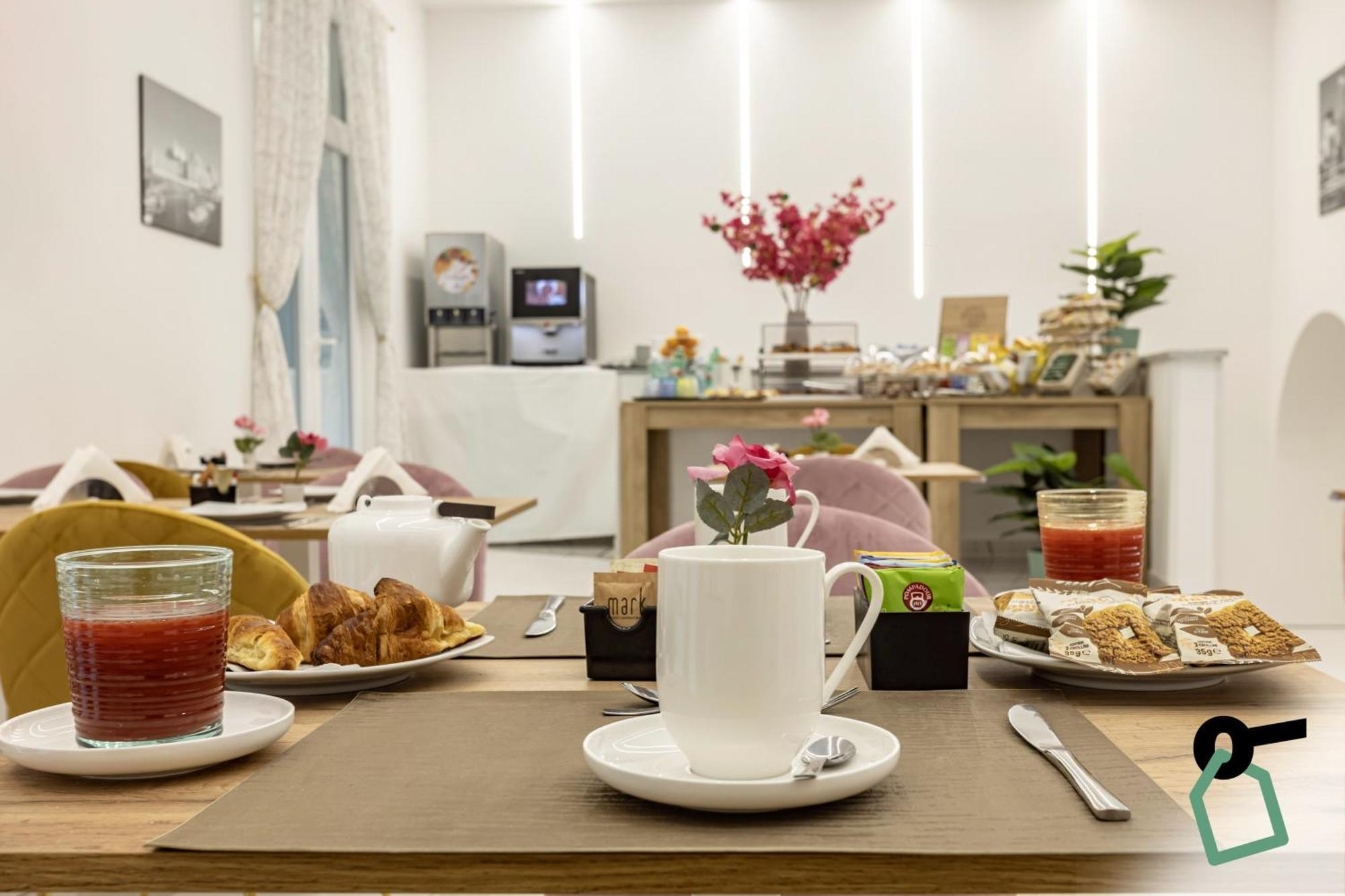 Hotiday Room Collection - Napoli Sant'Arcangelo Εξωτερικό φωτογραφία