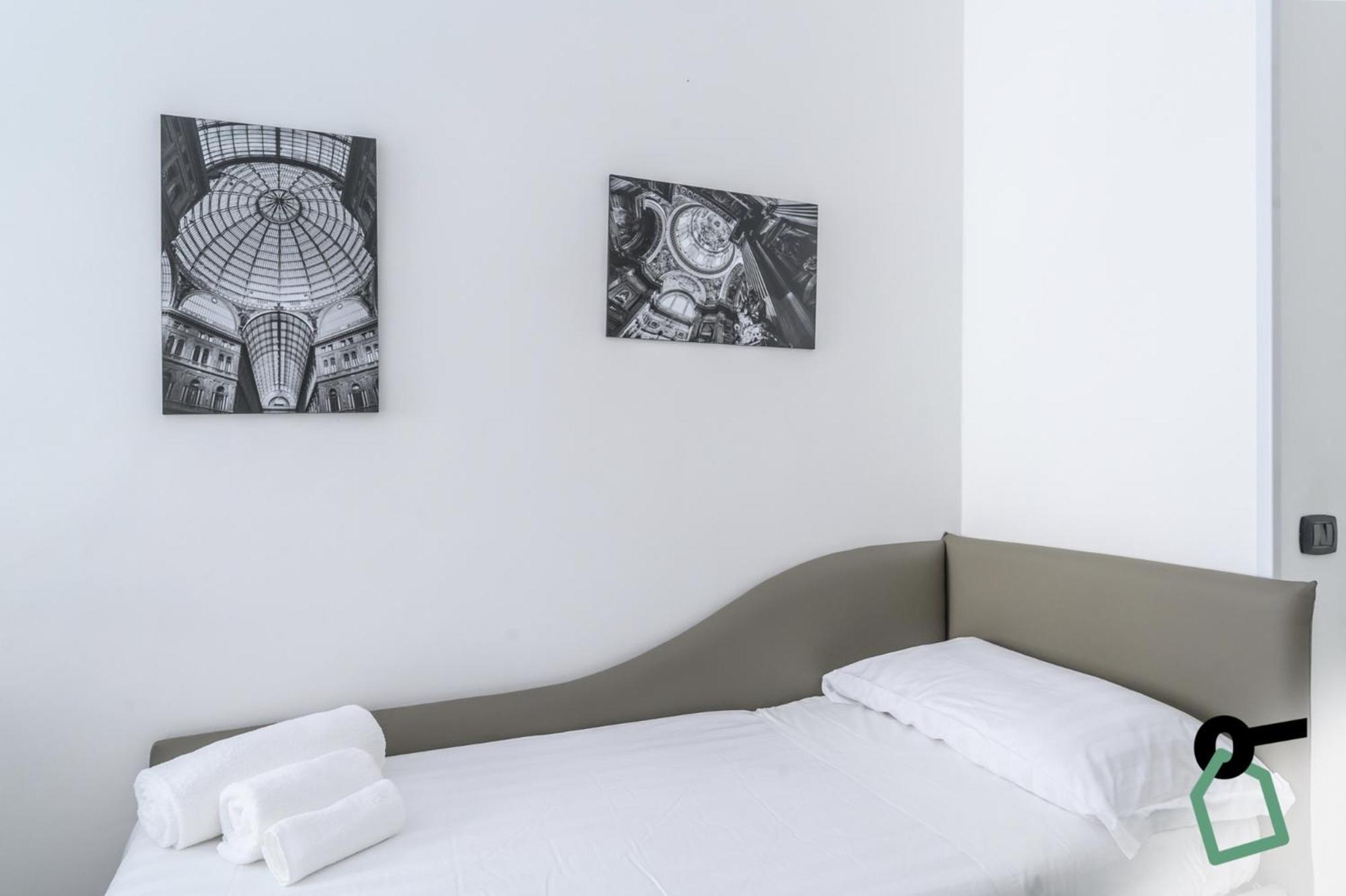 Hotiday Room Collection - Napoli Sant'Arcangelo Εξωτερικό φωτογραφία