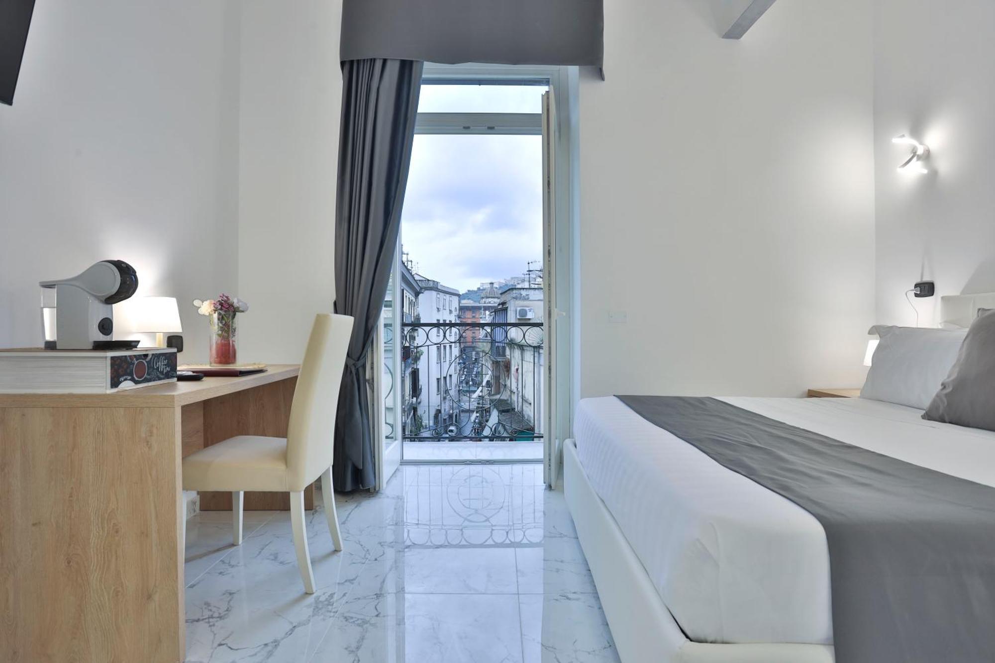 Hotiday Room Collection - Napoli Sant'Arcangelo Εξωτερικό φωτογραφία