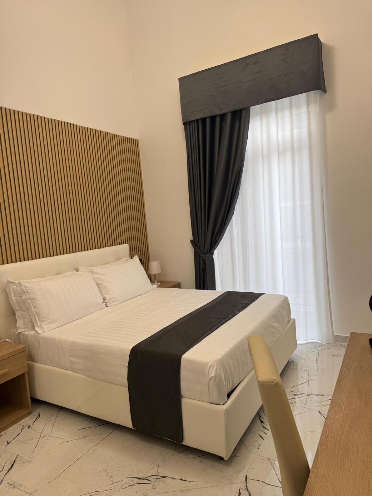 Hotiday Room Collection - Napoli Sant'Arcangelo Εξωτερικό φωτογραφία
