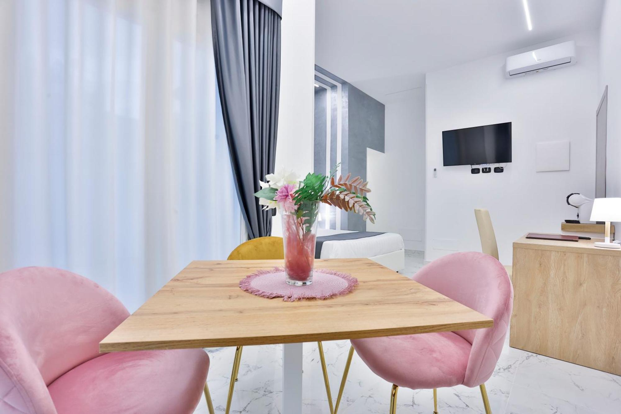 Hotiday Room Collection - Napoli Sant'Arcangelo Εξωτερικό φωτογραφία
